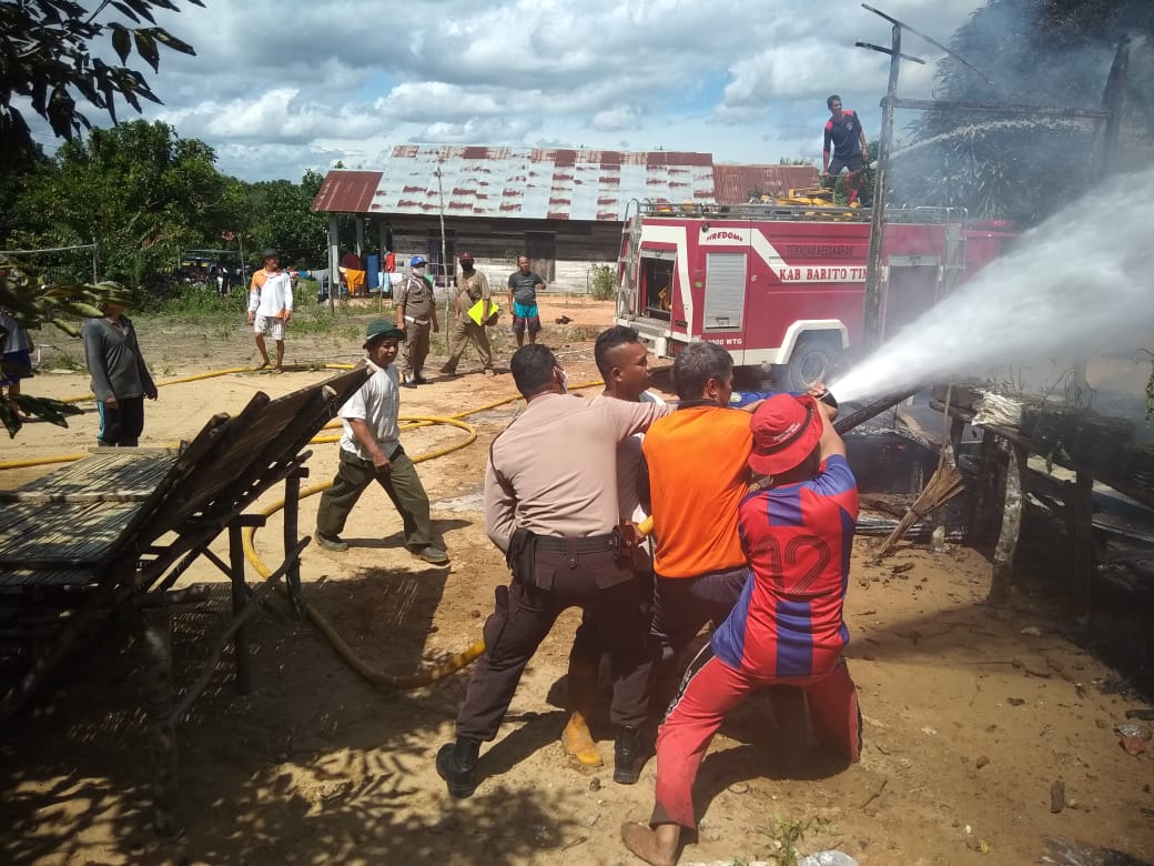 si Jago Merah Mengamuk di Bartim, Satu Rumah Ludes