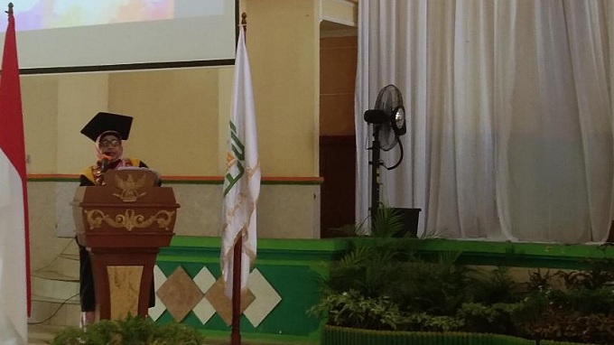 Prof Hamdanah Menagis di Depan Rektor IAIN Palangka Raya
