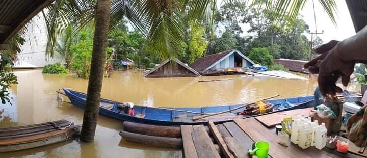Parah! Banjir di Seruyan Tengah Tenggelamkan Rumah Warga