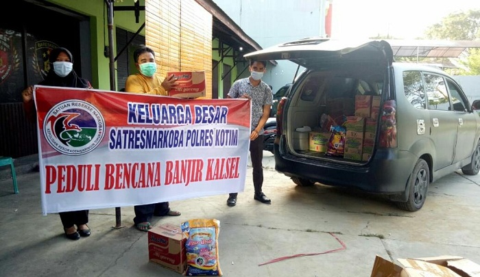 Satresnarkoba Kotim Kirim Bantuan Kemanusiaan untuk Korban Banjir di Kalsel