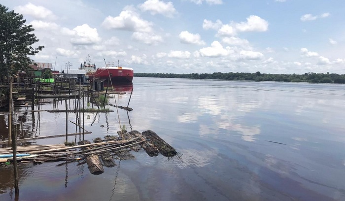 Warga Pinggir Sungai Harapkan Konpensasi Dari Dugaan Bocornya Kapal Pertamina
