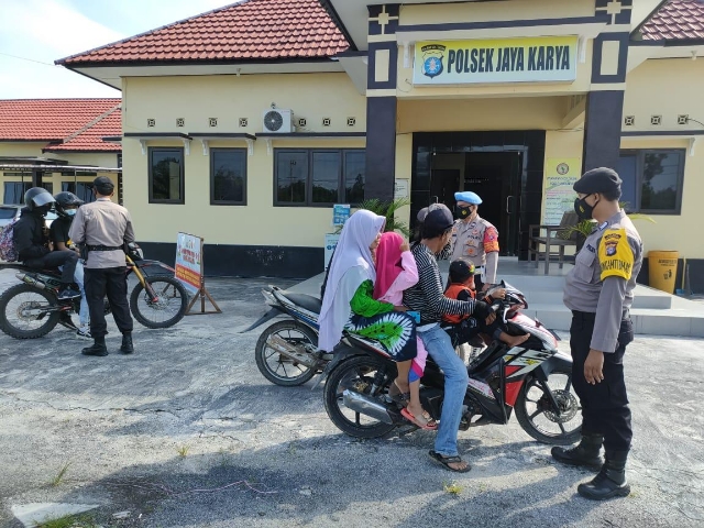 Polsek Jaya Karya Jaga Akses ke Tempat Wisata Ujung Pandaran