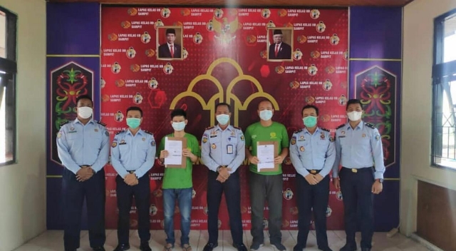 Dua Narapidana Lapas Kelas II B Sampit Dapat Remisi