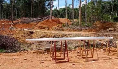 Bandel, WNA Penambang Emas di Desa Sambi Beroperasi Lagi: Akses Jalan Ditutup Pakai Rongsokan
