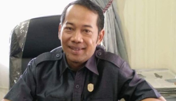 Dinilai Mengganggu, Dishub Kotim Diminta Tertibkan Kendaraan Parkir di Bahu Jalan