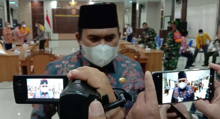 Kobar Izinkan Salat Tarawih Berjamaah, Begini Penjelasan Wabup