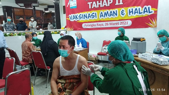 Vaksinasi untuk Legislator Bisa Jadi Edukasi ke Masyarakat