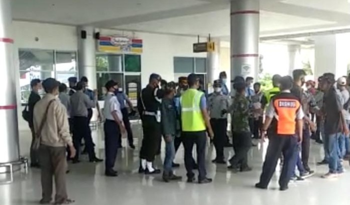 Ricuh, Dishub Tertibkan Calo di Bandara Tjilik Riwut