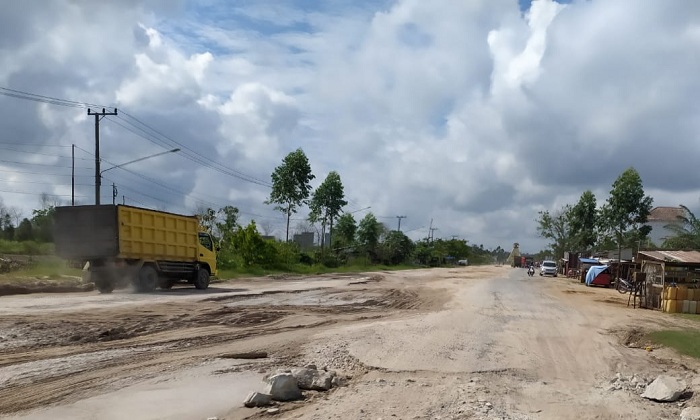 Meprihatinkan, Poros Pangkalan Bun-Kolam Rusak Parah