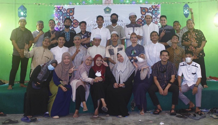 Alumni MTsN 2 Kotim 2013 Buka Puasa Bersama