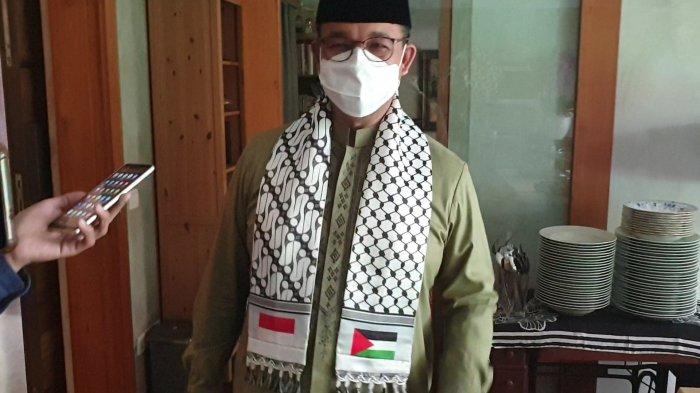 Gubenur Anies Gunakan Sorban Palestina Saat Salat Idul Fitri