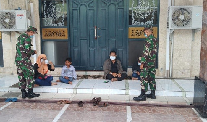 Masjid Juga Jadi Sasaran Pembagian Masker dari Denzibang