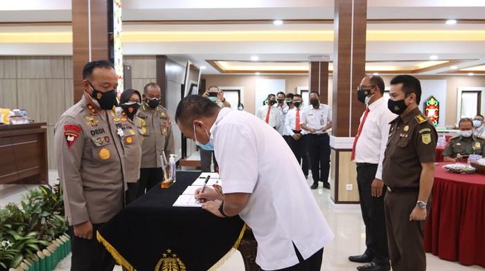 Teken MoU, Polda Kalteng Seriusi Tindak Pidana Karhutla