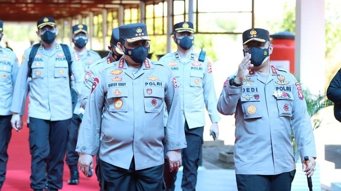 Wakapolri Boyong Lima Jenderal ke Kalteng