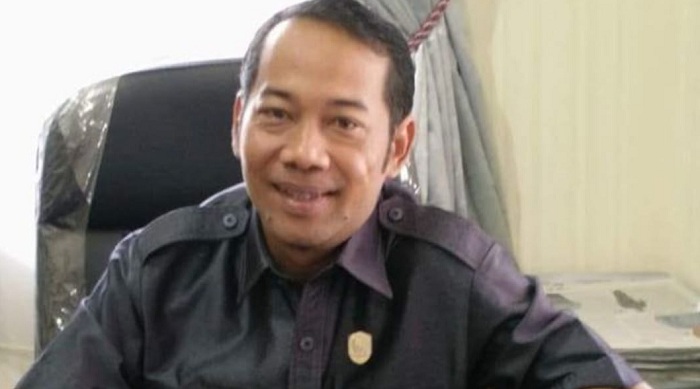 Banyak Truk Parkir di Bahu Jalan, Dewan Minta Dishub Kotim Tertibkan