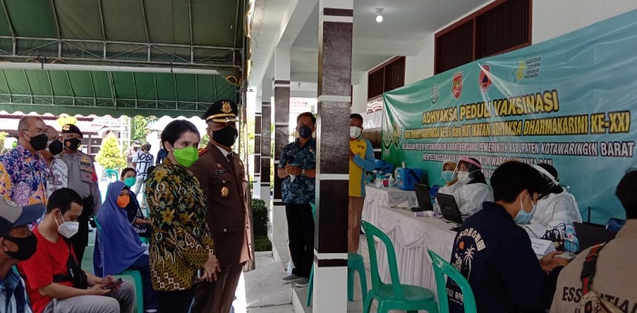Peringati HBA Ke-61, Kajari Kobar Laksanakan Vaksinasi Untuk Masyarakat