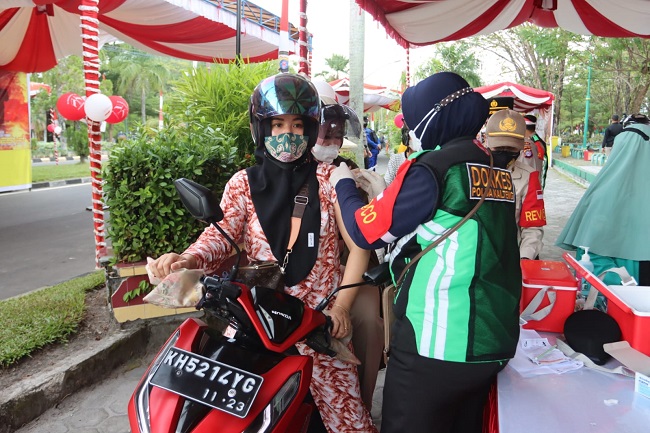 Targetkan 6000 Dosis, Polda Kalteng Gelar Vaksinasi Drive Thru Serentak