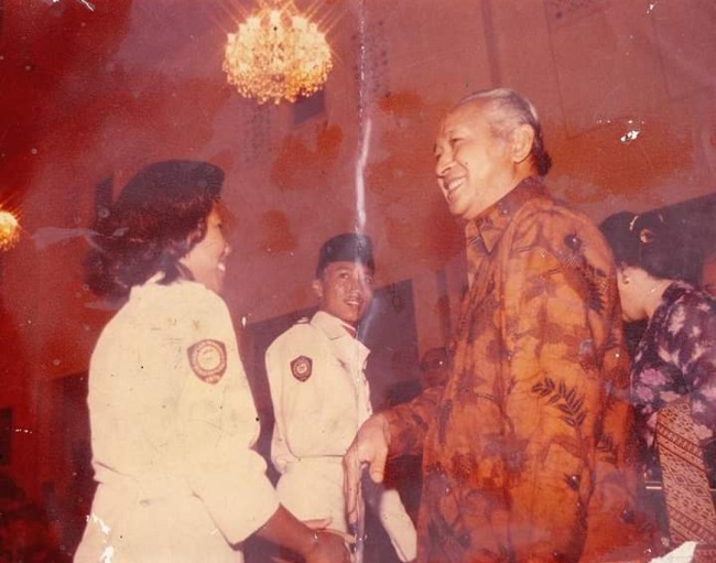Inilah Sosok Maria Luisa, Mahasiswi Dili yang Membawa Bendera Ke Presiden Soeharto