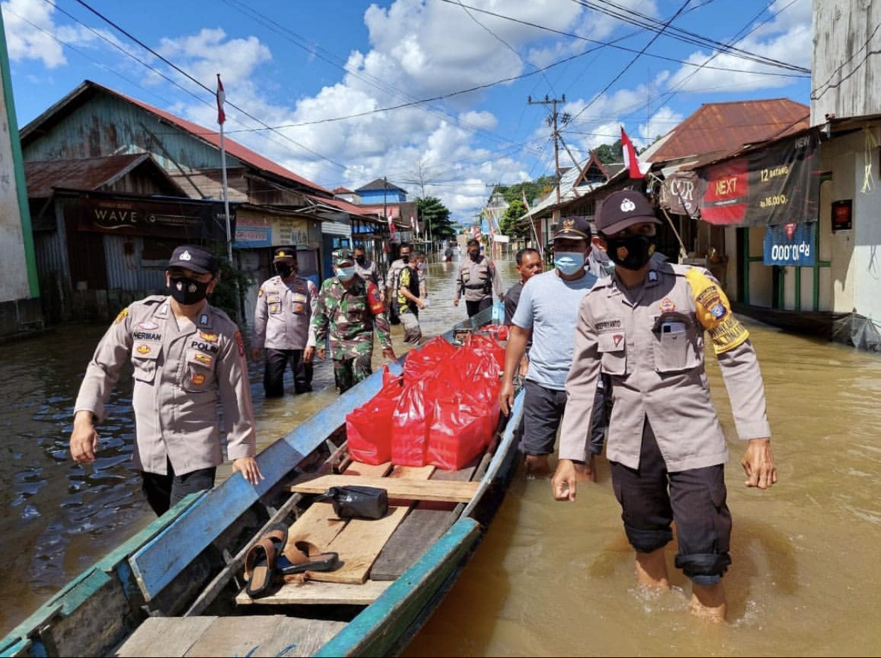 Kapolres Kotim: Saya Sudah Minta Kapolsek Kawal Bantuan Banjir