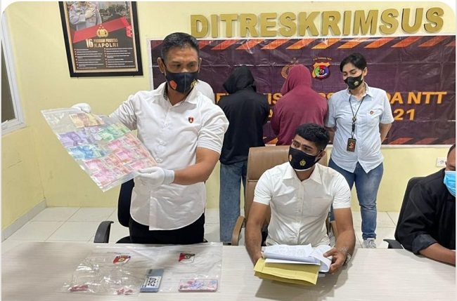 Diamankan Saat Menerima ‘Tamu’, Dua Terduga Pelaku Prostitusi Online Ini Melawan