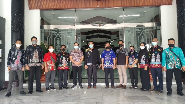 Tingkatkan Kualitas Pelayanan, Sekwan DPRD Kapuas “Belajar” ke DPRD Kalteng