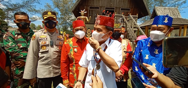 Usai Sidang Adat, Agustiar Sabran: Tak Ada Toleransi Bagi Perusahaan yang Melanggar