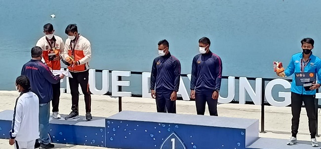 Tim Dayung Berhasil Dapatkan Medali Pertama untuk Kalteng