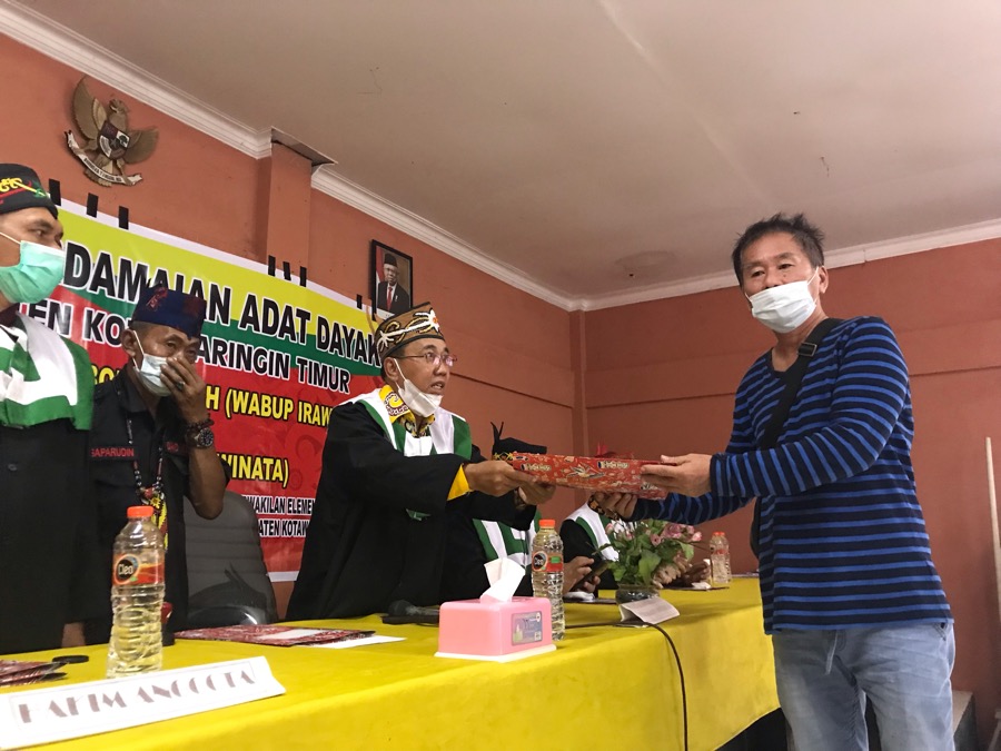 Bos Miras Di Sampit Disanksi Perdamaian Adat 150 Juta Rupiah