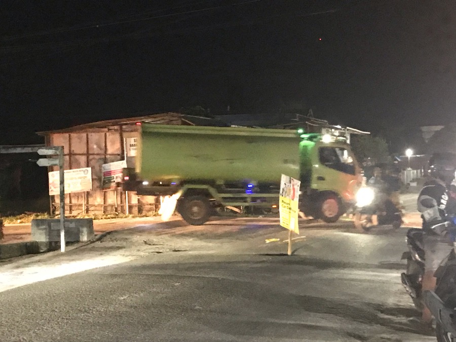 Hati-Hati! Jalan Tidar di Sampit Hampir Amblas