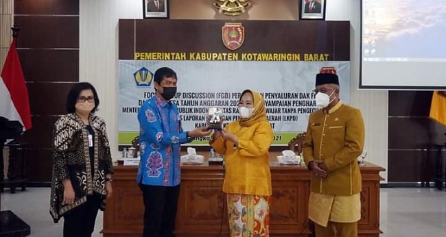 Kado untuk HUT Kobar, Pemkab Kembali Terima Opini WTP dari Menteri Keuangan