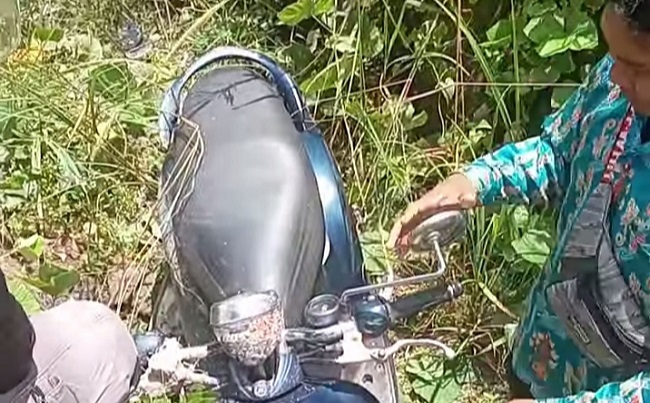Sepeda Motor Lengkap dengan Kuncinya Ditemukan Warga di Parit
