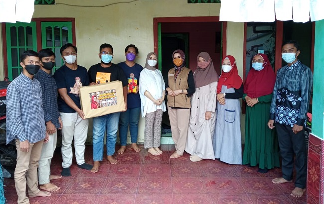 Gusdurian Kota Palangka Raya Terima Bantuan Ratusan Buku dari Anggota DPD RI
