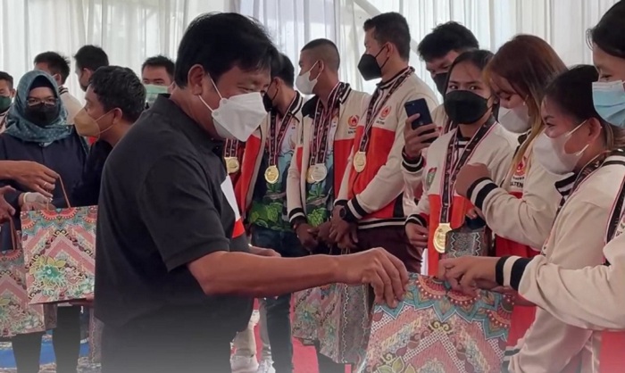 Abdul Rasyid Kucurkan Bonus Rp 1,3 Miliar untuk Atlet Kalteng