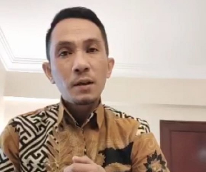 Dewan Sebut Rumput Tutup Jalan di Sepanjang Bahu Jalan Menuju Tumbang Samba