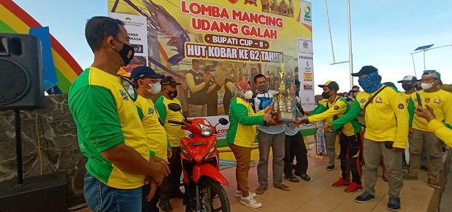 Gelar Lomba Memancing Udang Galah, Bupati Kobar: Sekaligus Promosi Jadi Tempat Wisata