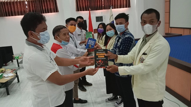 Pelatihan Jurnalistik Diberikan untuk Mahasiswa IAHN-TP