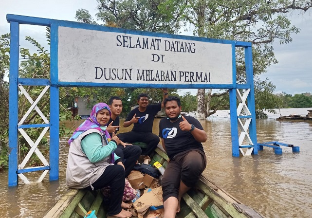 Kepsek ini Gandeng GD Foundation untuk Salurkan Bantuan ke Rumah Siswanya