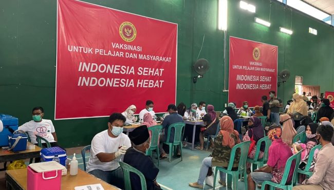 Warga Pandu Sanjaya Terima Vaksinasi Massal dari Binda Kalteng