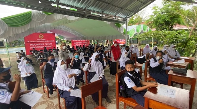 BINDA Kalteng Kembali Gelar Vaksinasi Covid-19 kepada Pelajar di Sampit