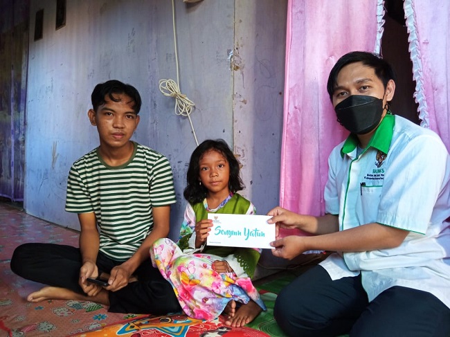 Baznas Kotim Salurkan Bantuan untuk Anak Yatim Piatu