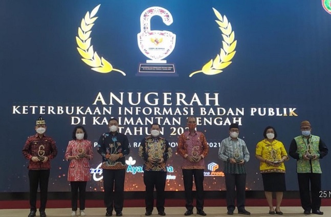Perdana! Pemkab Kotim Raih Penghargaan Keterbukaan Informasi Badan Publik