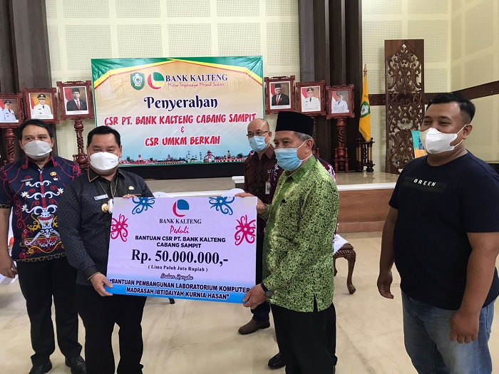Puluhan Pelaku UMKM di Sampit Terima CSR Bank Kalteng