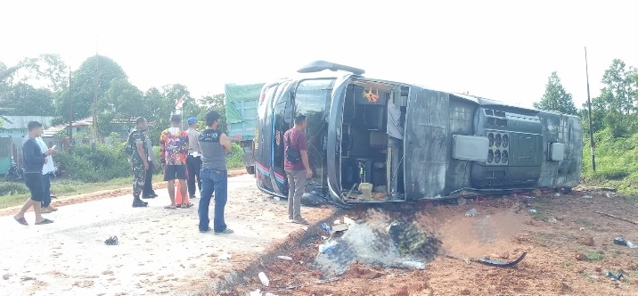 Dua Orang Meninggal dalam Kecelakaan Bus Logos di Melawen