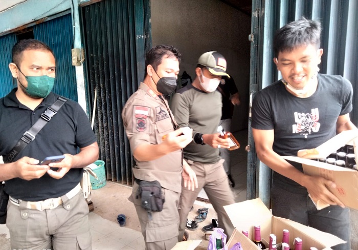 Puluhan Miras di Pangkalan Banteng Disita Petugas