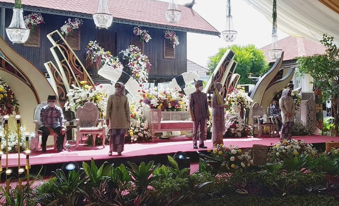 Masyarakat Palangka Raya Berbondong-bondong Hadiri Resepsi Pernikahan Walikota