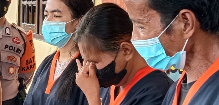 Ibu Muda ini Menangis Usai Ditangkap Perkara Jadi Calo Vaksin