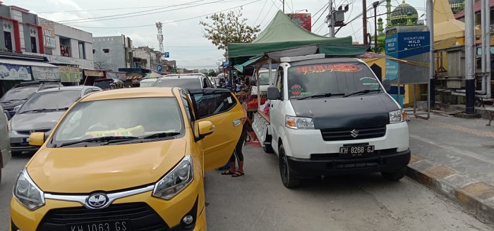 Semrawut dan Timbulkan Bau Busuk, Warga Keluhkan Lapak PKL di Jalan Pangeran Antasari