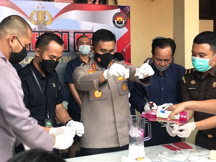Ribuan Jiwa Terselamatkan dari Narkoba Setelah Polisi Bekuk Pengedar
