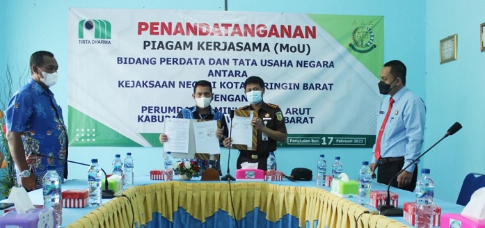 PDAM Tirta Arut Teken MoU dengan Kejaksaan Negeri Kobar