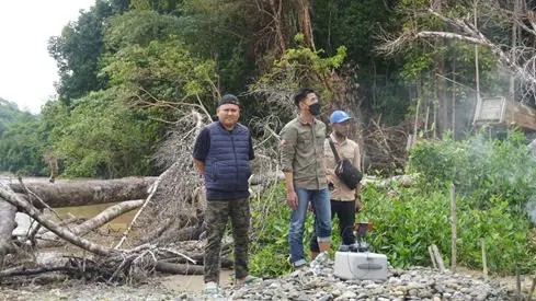 Bupati Melawi Terjun Langsung Survei Tempat Pembangunan Bendungan